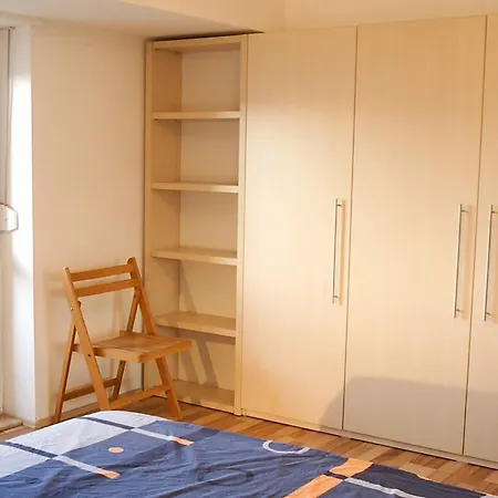 Decebal - Central 3-room Апартаменти